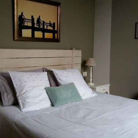 Chambres D'Hotes Les Chaufourniers Crouay Exteriör bild
